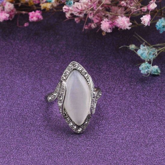 Bohemian White Resin Finger Ring Vintage Rhinestone Oval Opal Geometric Rings Jewelry for Women