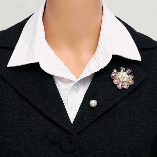 Elegant Flower Scarf Suit Brooch Vintage Artificial Pearl Rhinestone Pin Women Clothing Accessories