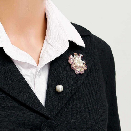 Elegant Flower Scarf Suit Brooch Vintage Artificial Pearl Rhinestone Pin Women Clothing Accessories