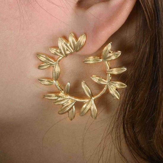 Fashion Metal Hallow Leaves Earrings Vintage Round Ear Stub Earring For Women