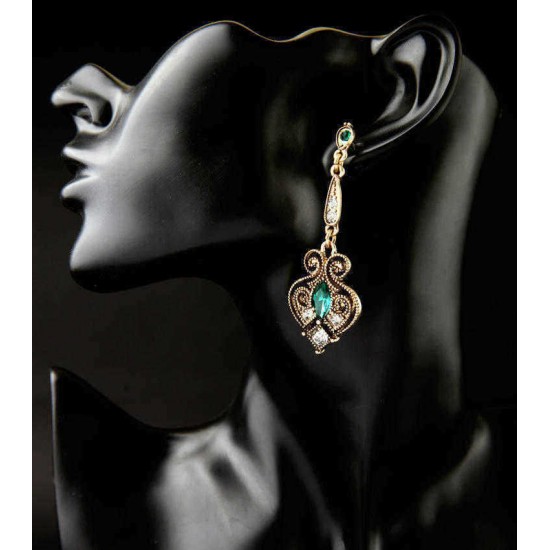 Retro Peach Heart Elegant Earring Green Gem Ear Drop For Women