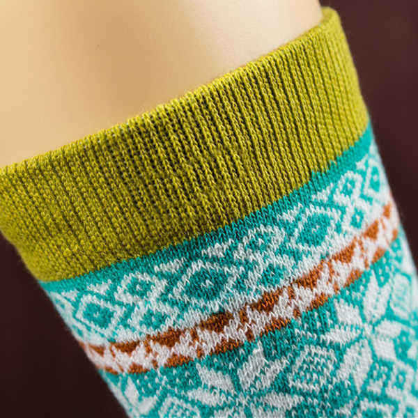 1-Pair-Women-Cotton-Socks-Harajuku-Style-Snowflake-Design-Multicolor-Elastic-Hosiery-1100205