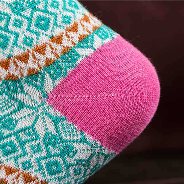 1-Pair-Women-Cotton-Socks-Harajuku-Style-Snowflake-Design-Multicolor-Elastic-Hosiery-1100205