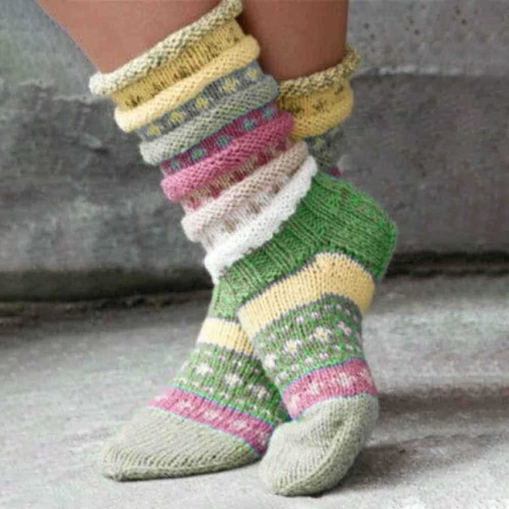 Casual-Knit-Tube-Socks-1567574