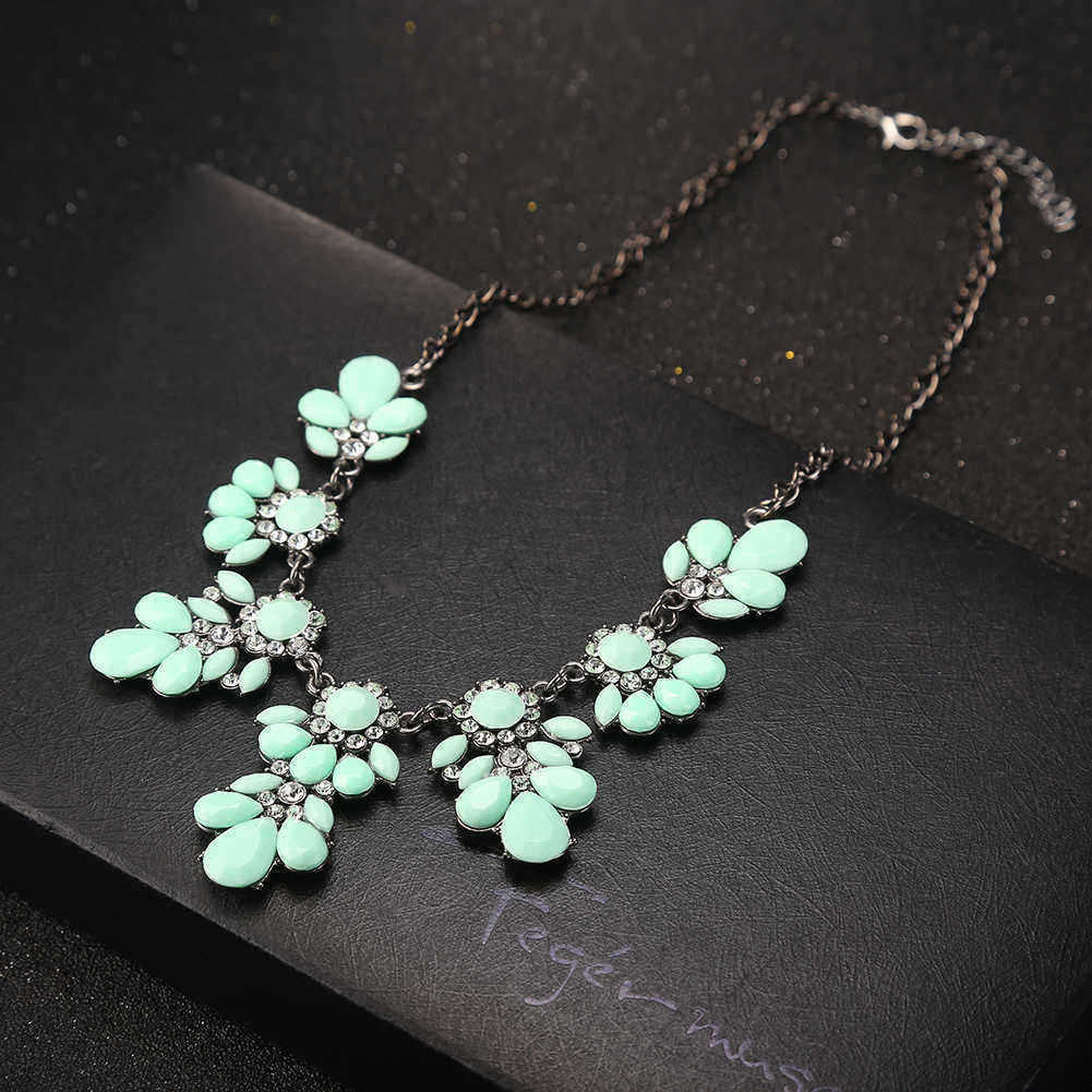 Cyan-Stylish-Collar-Necklace-Resin-Drop-Shape-Flower-Crystal-Fresh-Summer-Item-1142177