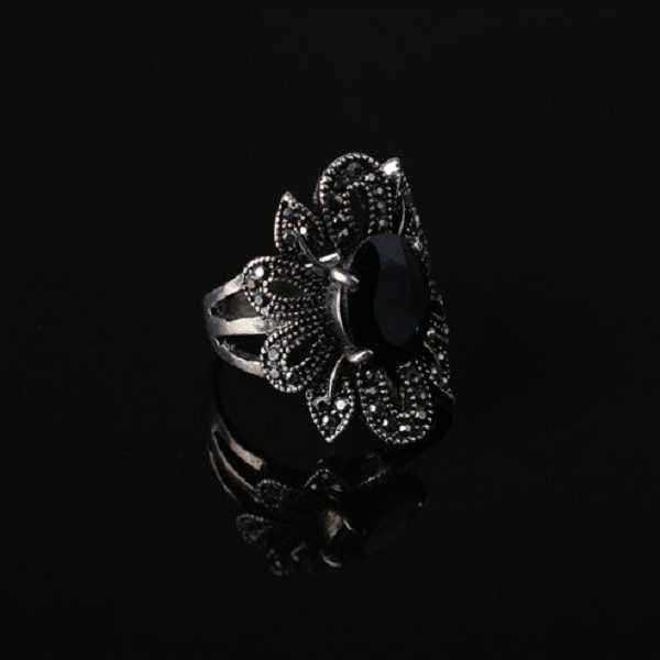 Elegant-Finger-Ring-Black-Crystal-Antique-Silver-Hollow-Flower-leaves-Rings-Punk-Jewelry-for-Women-1337731