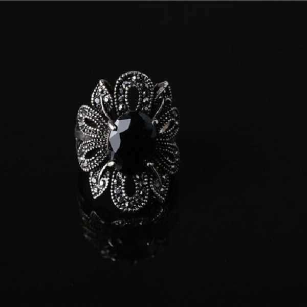 Elegant-Finger-Ring-Black-Crystal-Antique-Silver-Hollow-Flower-leaves-Rings-Punk-Jewelry-for-Women-1337731