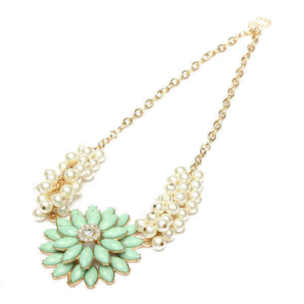 European-Style-Bauhinia-Pearl-Chain-Flower-Statement-Necklace-1010038