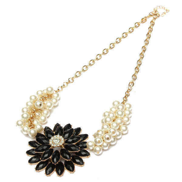 European-Style-Bauhinia-Pearl-Chain-Flower-Statement-Necklace-1010038