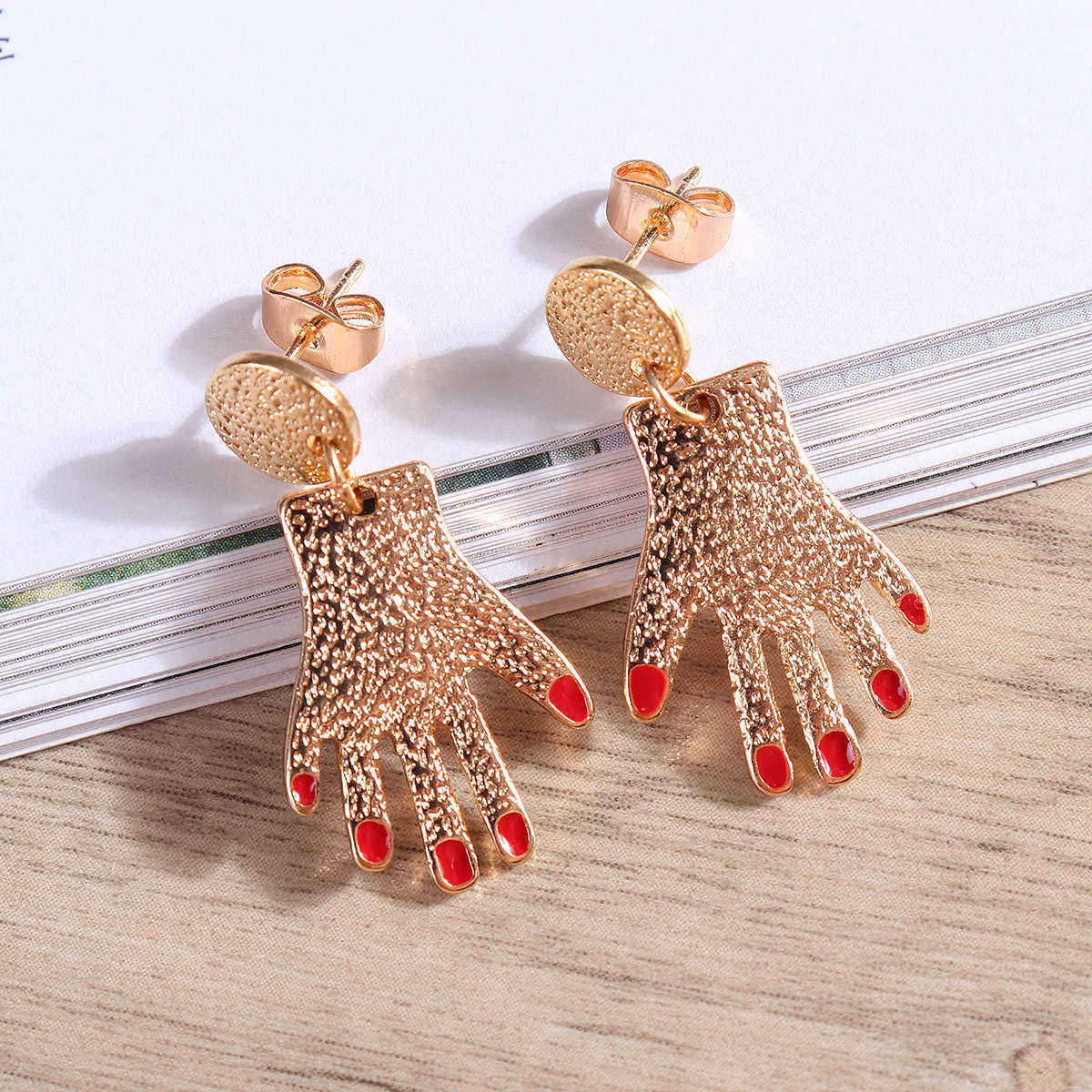 Fashion-Simple-Palm-Shape-Alloy-Earring-Personality-Hand-shaped-Ear-Stud-1297069