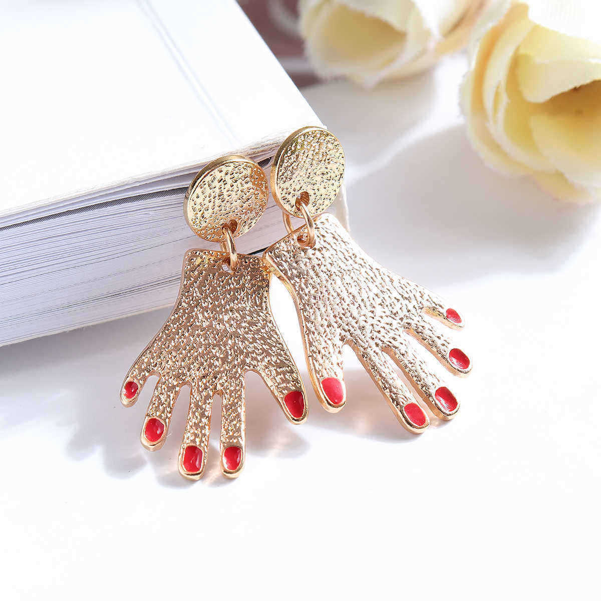 Fashion-Simple-Palm-Shape-Alloy-Earring-Personality-Hand-shaped-Ear-Stud-1297069