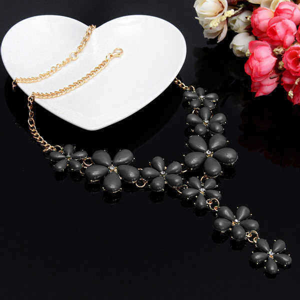 Gold-Plated-Chain-Resin-Flower-Statement-Choker-Necklace-For-Women-993494