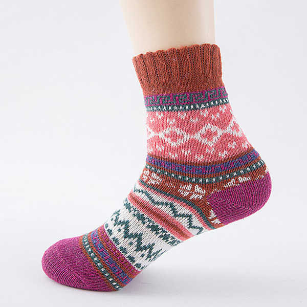 Women-Autumn-Thicken-Warm-Folk-Custom-Wool-Socks-Casual-Flowers-Art-Middle-Tube-Socks-1200913