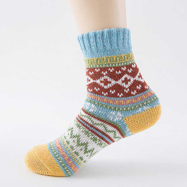 Women-Autumn-Thicken-Warm-Folk-Custom-Wool-Socks-Casual-Flowers-Art-Middle-Tube-Socks-1200913