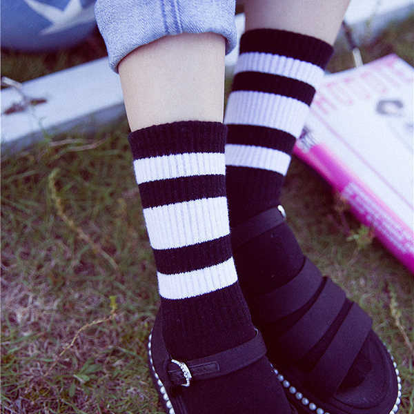 Women-Autumn-Warm-Striped-Cotton-Middle-Tube-Socks-Casual-Sports-Breathable-Socks-1176901