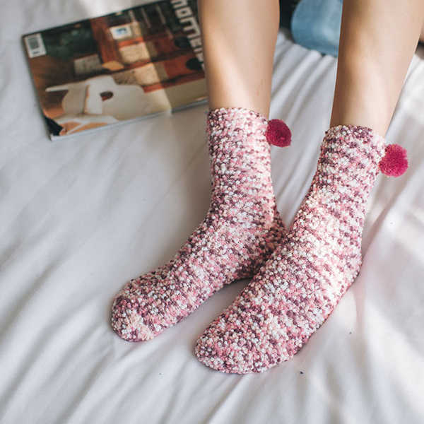 Women-Cute-Mixed-Color-Coral-Velvet-Socks-Winter-Thicken-Warm-Middle-Tube-Socks-1188118