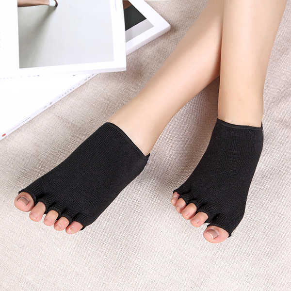 Women-Exposed-Five-Toes-Yoga-Socks-Non-Slip-Invisible-Half-Palm-Sock-Cotton-1074301