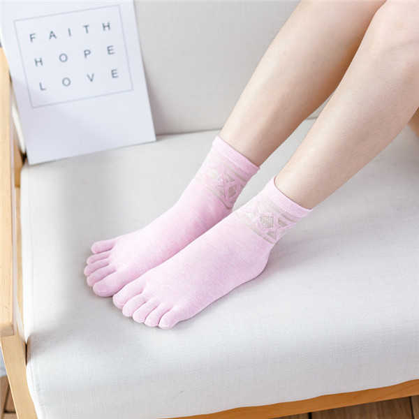 Women-Spring-Cotton-Breathable-Middle-Tube-Socks-Deodorant-Sweat-Five-Toe-Socks-1275920