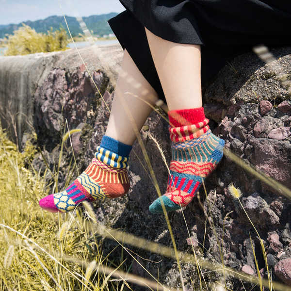 Women-Stripe-Wool-Blend-Socks-Multi-Color-Design-Warm-Casual-Tube-Thickening-Sock-1103580