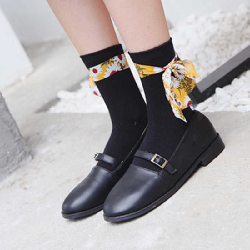 Women-Students-Casual-Combed-Cotton-Middle-Tube-Socks-With-Chiffon-Flower-Strip-1345101