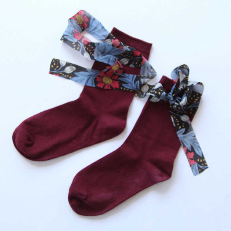 Women-Students-Casual-Combed-Cotton-Middle-Tube-Socks-With-Chiffon-Flower-Strip-1345101