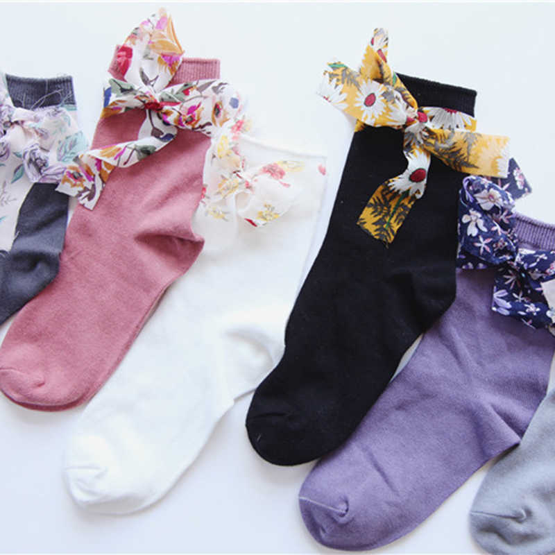 Women-Students-Casual-Combed-Cotton-Middle-Tube-Socks-With-Chiffon-Flower-Strip-1345101