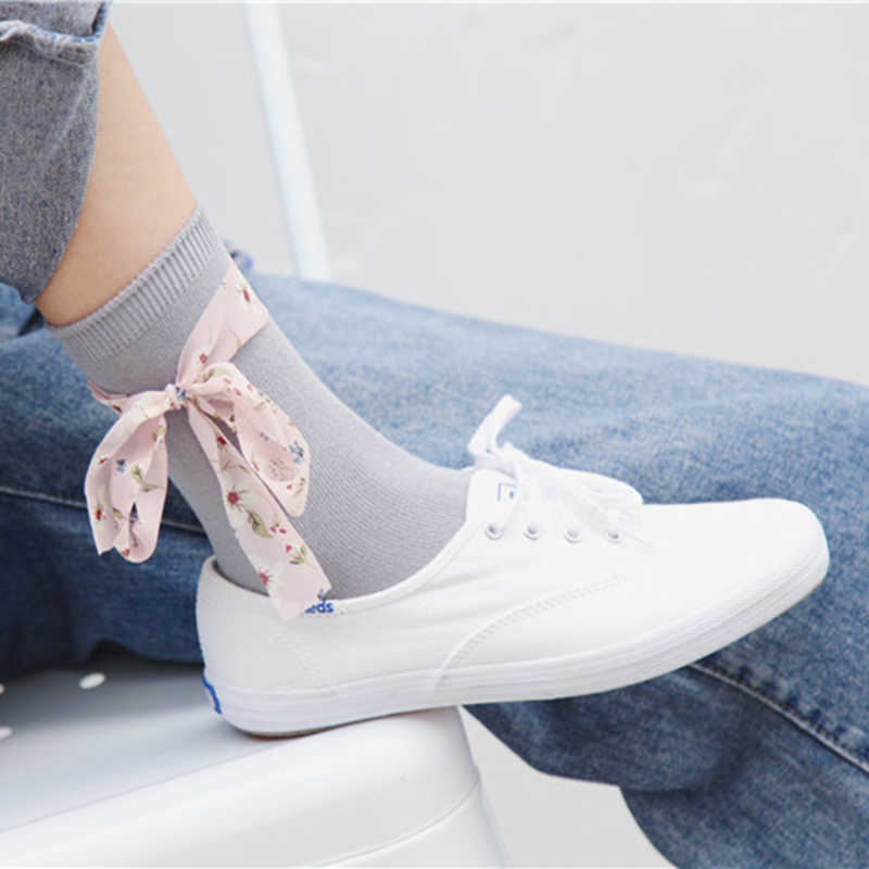 Women-Students-Casual-Combed-Cotton-Middle-Tube-Socks-With-Chiffon-Flower-Strip-1345101