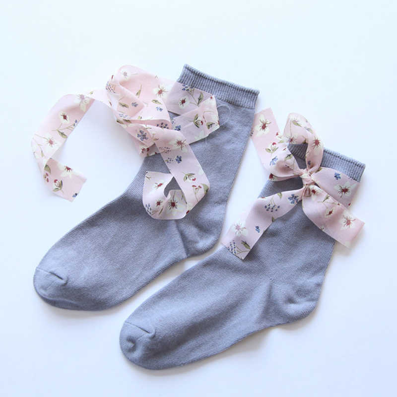 Women-Students-Casual-Combed-Cotton-Middle-Tube-Socks-With-Chiffon-Flower-Strip-1345101