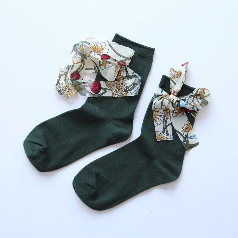 Women-Students-Casual-Combed-Cotton-Middle-Tube-Socks-With-Chiffon-Flower-Strip-1345101