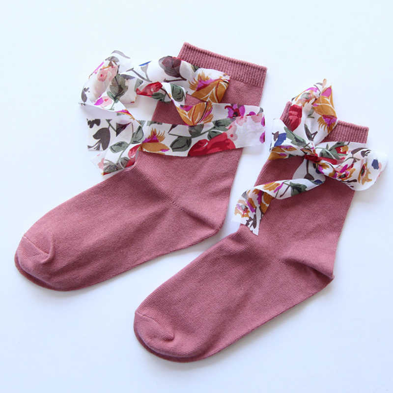 Women-Students-Casual-Combed-Cotton-Middle-Tube-Socks-With-Chiffon-Flower-Strip-1345101