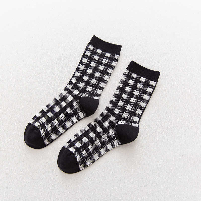 Women-Students-Cotton-Plaid-Middle-Tube-Socks-1345104