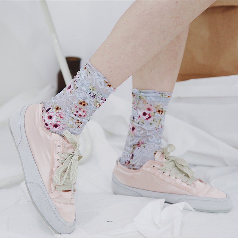 Women-Vintage-Floral-Lace-Mesh-Breathable-Tube-Socks-Deodorization-Crew-Sock-1345092