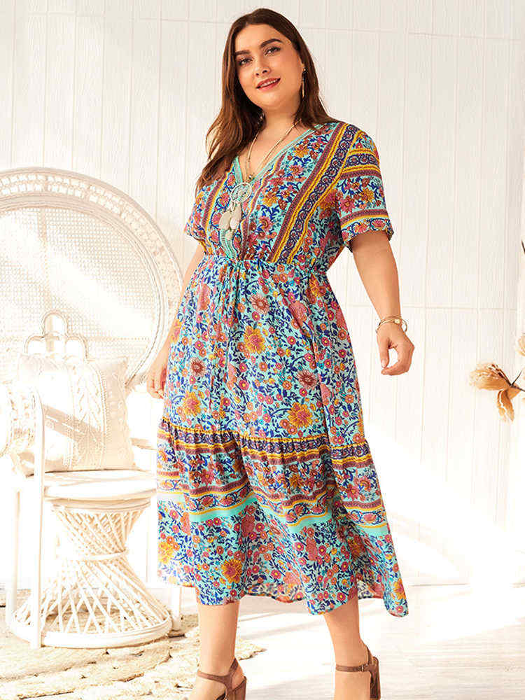Bohemian-Print-V-neck-Plus-Size-Dress-1527891