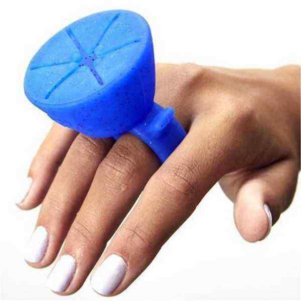 3-Colors-Wearable-Nail-Polish-Bottle-Display-Silicone-Round-Holder-Stand-1063607