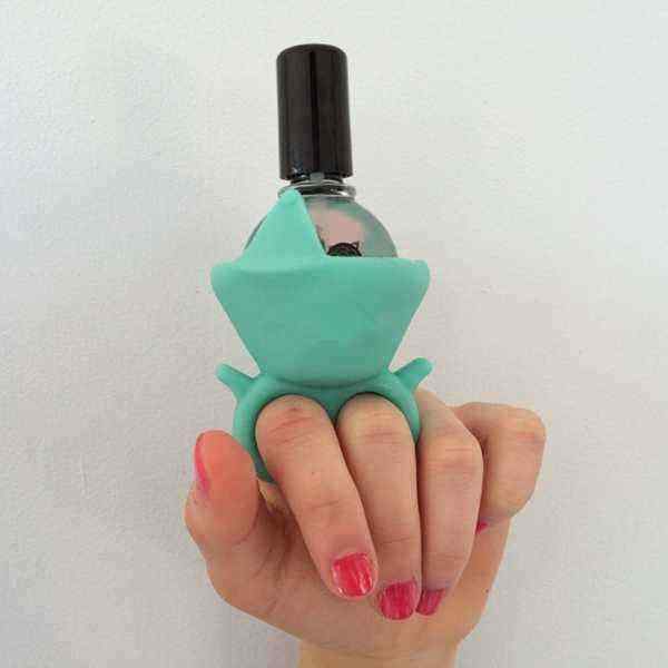 3-Colors-Wearable-Nail-Polish-Bottle-Display-Silicone-Round-Holder-Stand-1063607