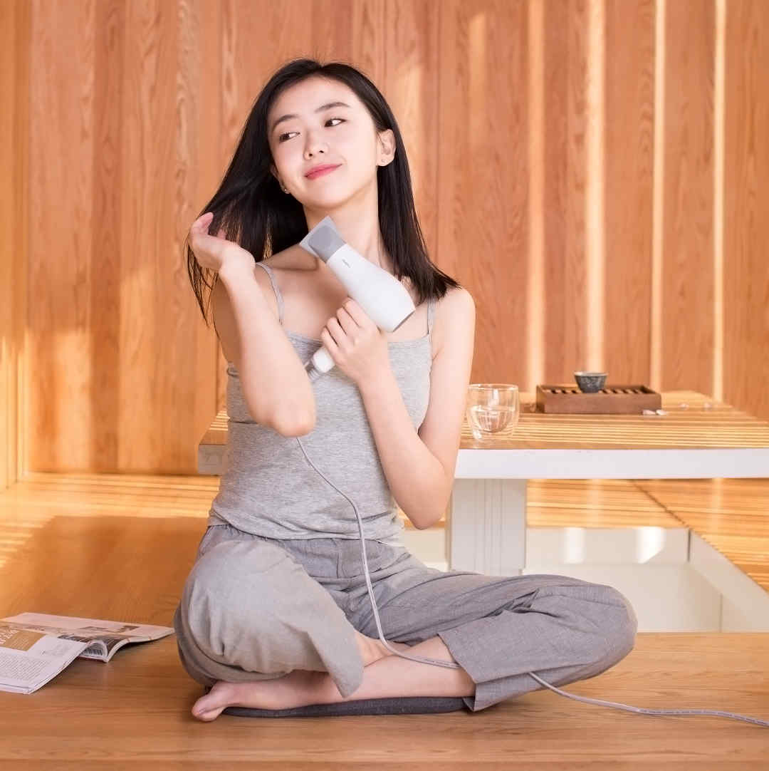 Xiaomi-Yueli-1200-Watt-Travel-Hair-Dryer-Fast-Dry-Folding-Compact-Overheat-Protection-Home-1303760