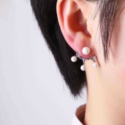 Luxury 925 Sterling Silver Dazzling Zirconia Pearl Beaded Stud Earring for Women