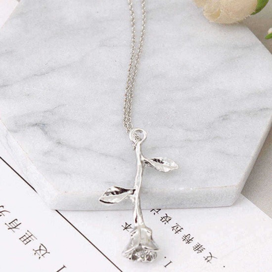 Trendy Three-color Rose Flower Pendant Necklace Valentine's Day Gift Ladies Jewelry