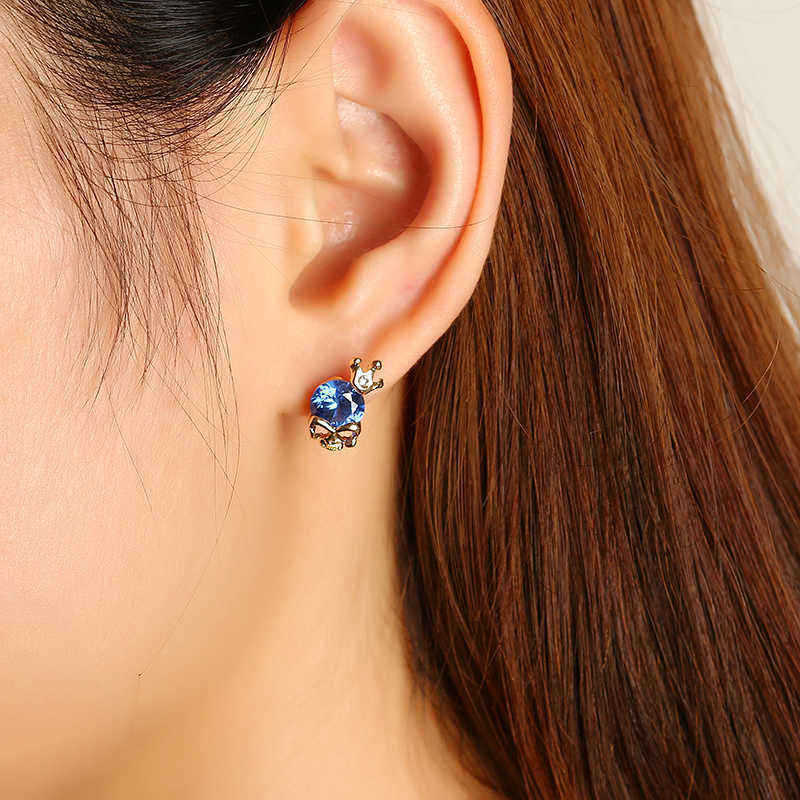 Punk-Skull-Crown-Ear-Stud-Exquisite-Zinc-Alloy-Rhinestones-Earrings-for-Women-1167647