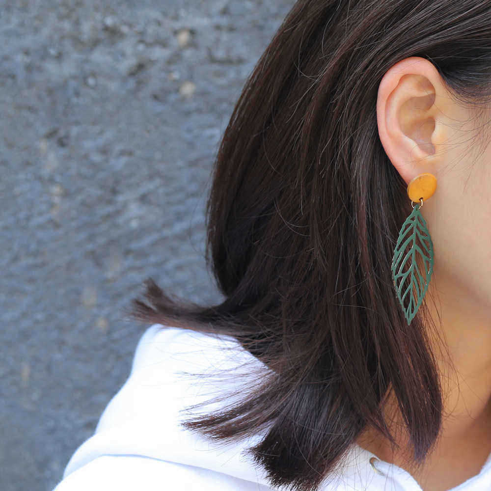 Simple-Style-Wood-Hollow-Leaves-Ear-Drop-Earring--for-Women-1294651