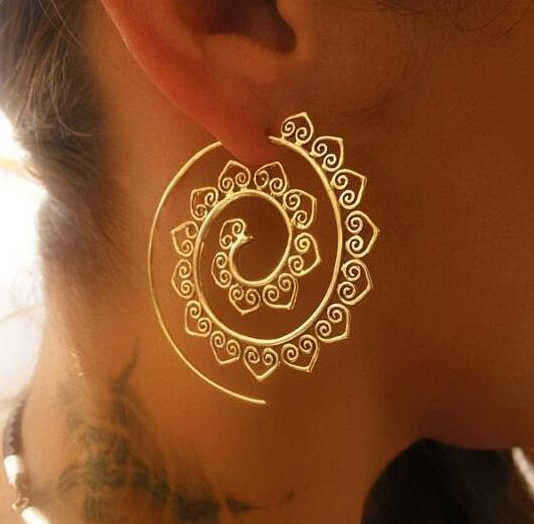 Trendy-Big-Circle-Hoop-Exaggerated-Spiral-Heart-Drop-Shape-Earrings-Gift-for-Women-1233081