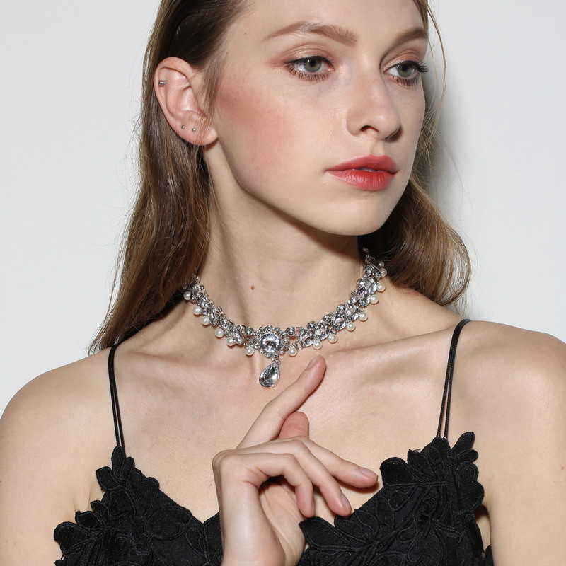 Trendy-Crystal-Drop-Artificial-Pearl-Choker-Women-Necklace-1146596