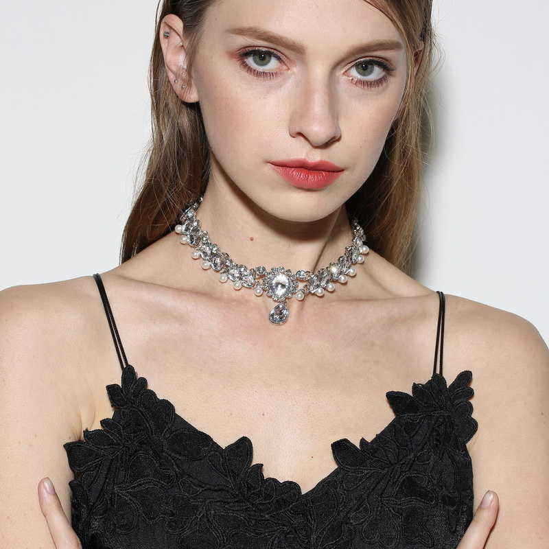 Trendy-Crystal-Drop-Artificial-Pearl-Choker-Women-Necklace-1146596